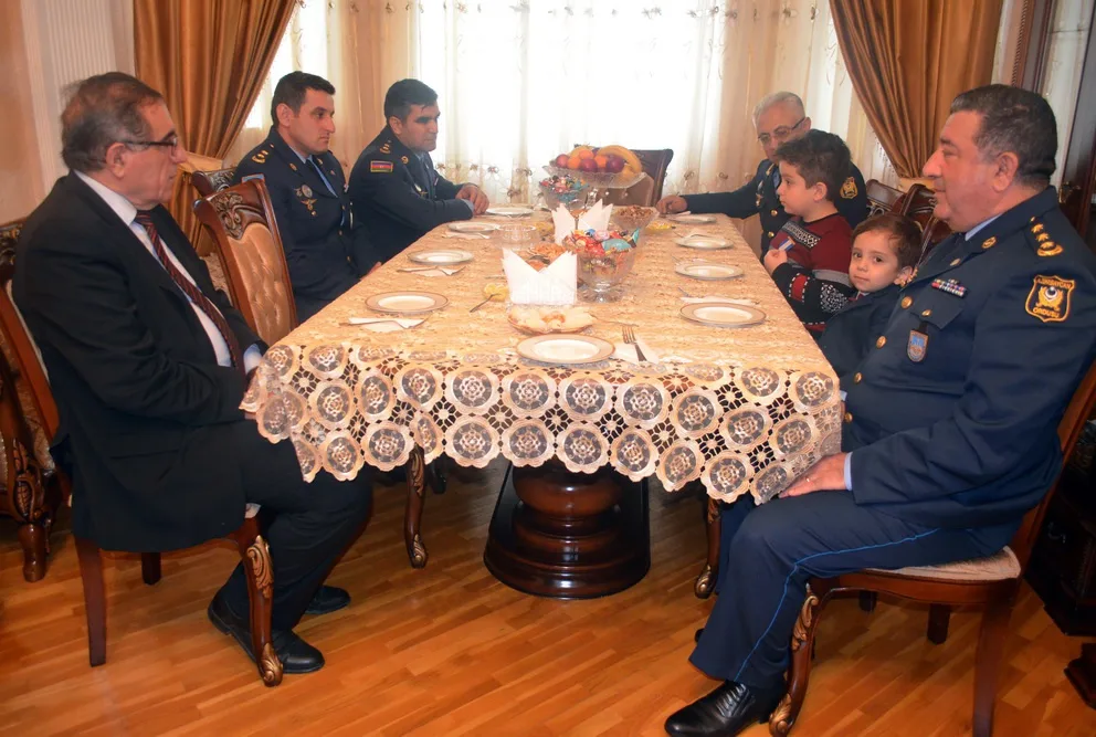 “Şücaətə görə” medalı hərbi pilot Rəşad Atakişiyevin ailəsinə - TƏQDİM OLUNDU - FOTO