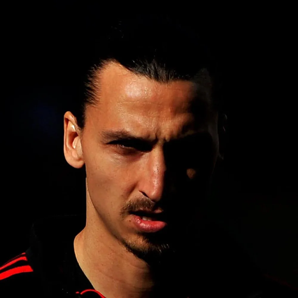 Zlatan İbrahimoviç "Milan"a qayıtdı - RƏSMİ - FOTOLAR - VİDEO