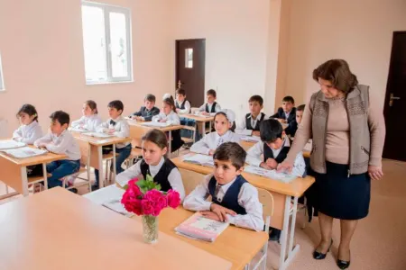 Paytaxtda 6791 şagird - MƏKTƏBİNİ DƏYİŞİB