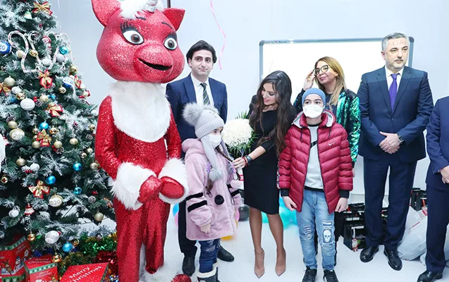 Leyla Əliyeva uşaqları sevindirdi - -FOTOLAR