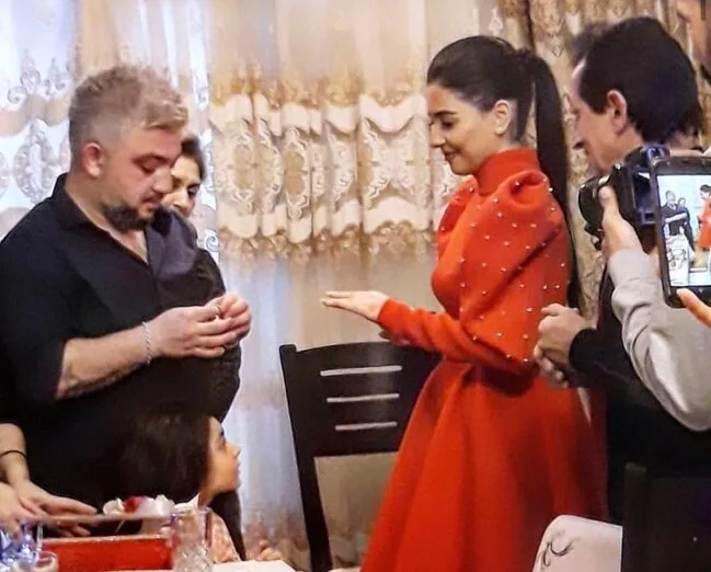 Zümrüd Bədəlova bu müğənninin - BALDIZI OLACAQ - FOTOLAR