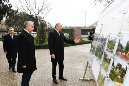 İlham Əliyev parkda aparılan yenidənqurma işləri ilə - TANIŞ OLDU