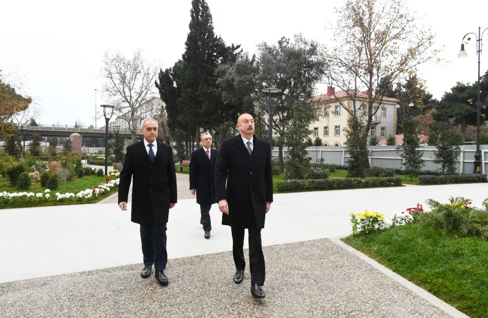 İlham Əliyev parkda aparılan yenidənqurma işləri ilə - TANIŞ OLDU