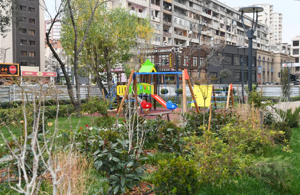 İlham Əliyev parkda aparılan yenidənqurma işləri ilə - TANIŞ OLDU