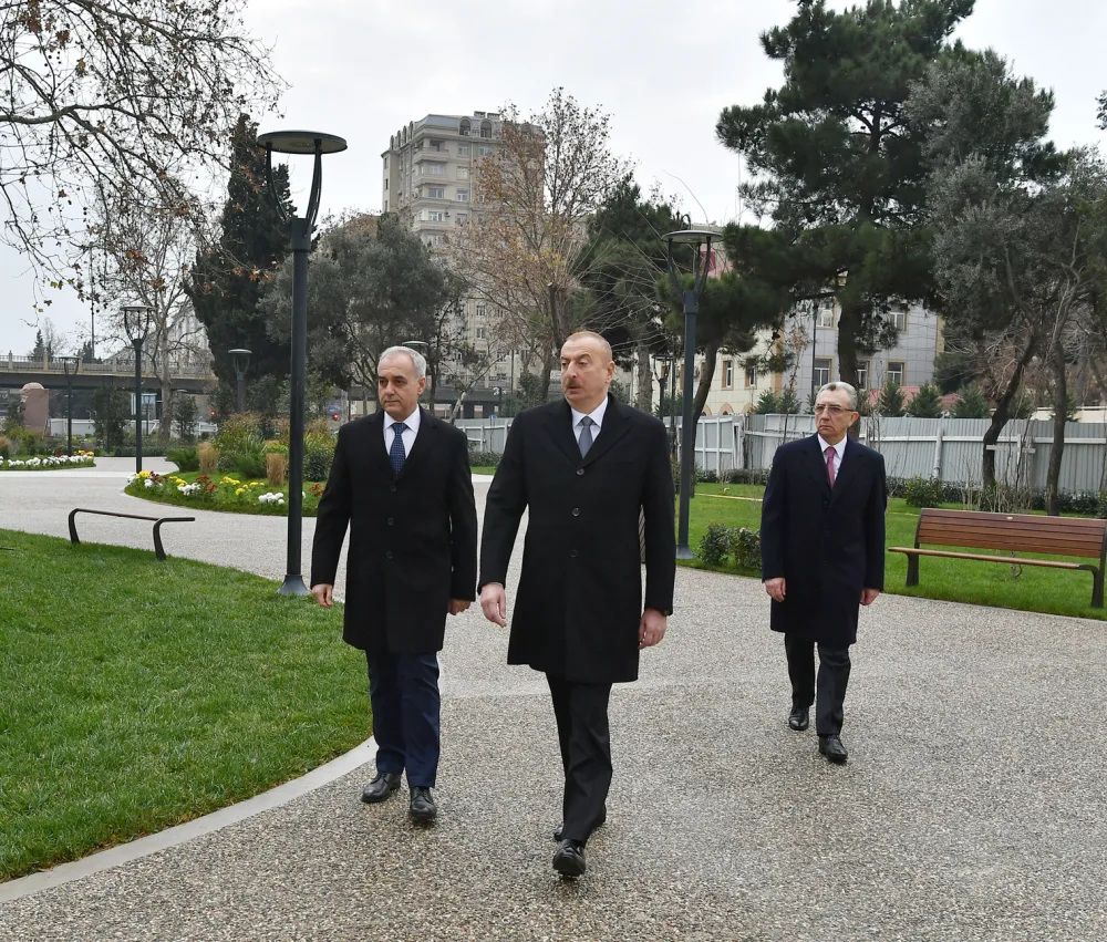 İlham Əliyev parkda aparılan yenidənqurma işləri ilə - TANIŞ OLDU