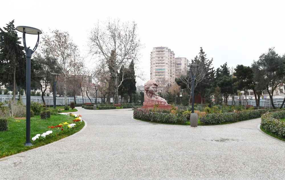 İlham Əliyev parkda aparılan yenidənqurma işləri ilə - TANIŞ OLDU