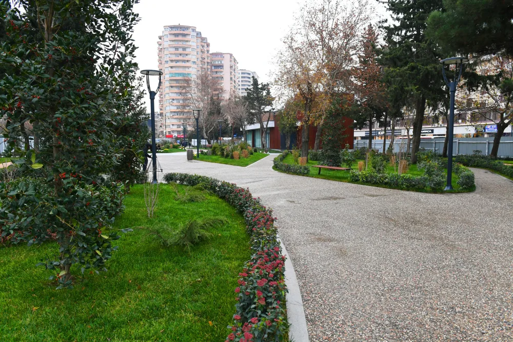 İlham Əliyev parkda aparılan yenidənqurma işləri ilə - TANIŞ OLDU
