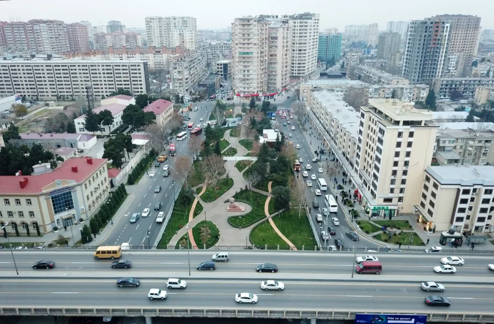 İlham Əliyev parkda aparılan yenidənqurma işləri ilə - TANIŞ OLDU