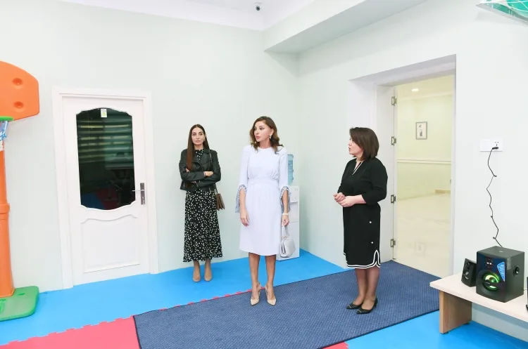 Mehriban Əliyeva Uşaq Psixonevroloji Mərkəzində olub - -FOTOLAR