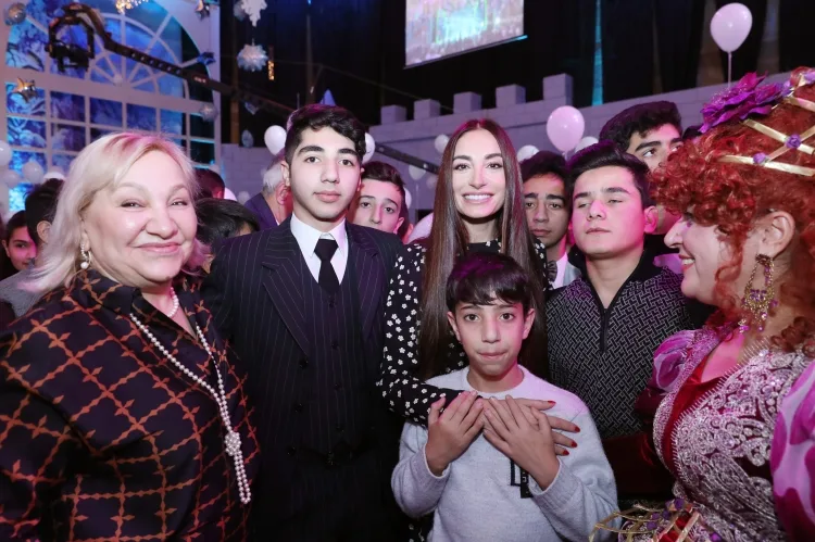 Heydər Əliyev Fondu uşaqlar üçün ənənəvi bayram şənliyi təşkil edib - -FOTOLAR