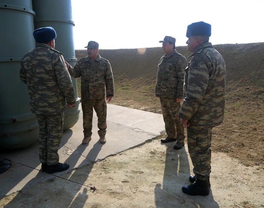 Azərbaycanın Müdafiə naziri HHM bölmələrinin döyüş hazırlığını - yoxlayıb - FOTO
