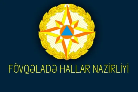 Nizamidə insanalrın həyatı təhlükədə- - dəmir boru asılı qaldı