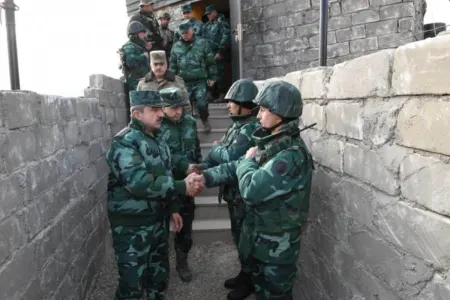 Məhərrəm Əliyev Ermənistanla sərhəddə - FOTO