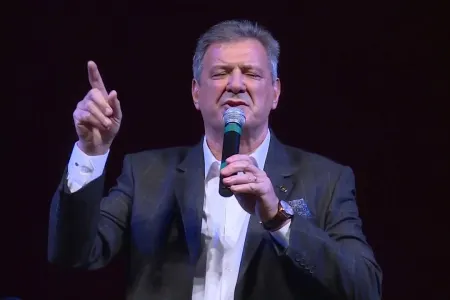 Əməkdar artistimiz nəvələri ilə birgə - ŞAHDAĞDA - FOTO