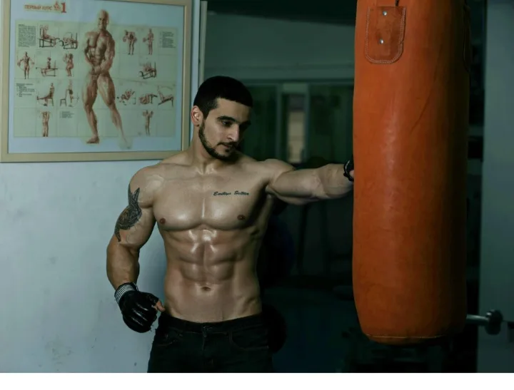 Bakıda fitnes müəllimi zalda dünyasını dəyişdi - FOTOLAR