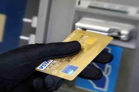 İki nəfərin bank hesabından 1804 manat - OĞURLANDI