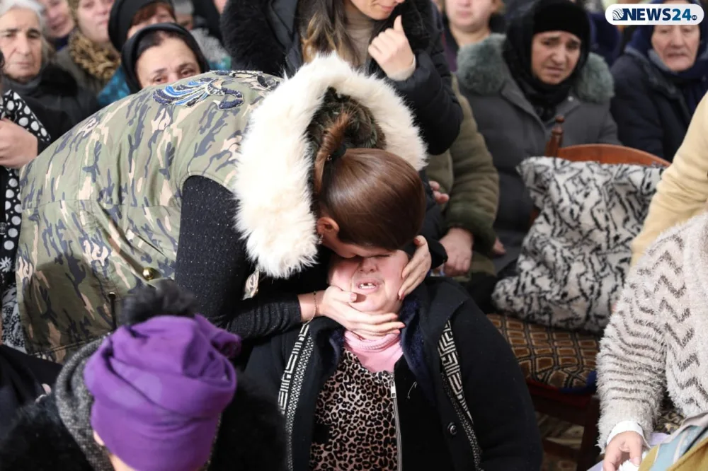 10 yaşlı Nərmin "Nərmin üçün susma!" çağırışı ilə - SON MƏNZİLƏ YOLA SALINDI - FOTO - VİDEO- YENİLƏNDİ