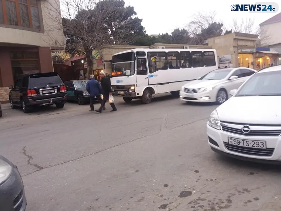BNA-dan növbəti biabırçılıq – İri avtobusları çıxarıb yerinə balacaları buraxdılar - FOTO