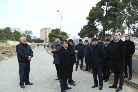 İcra başçısı sürüşmə zonasında - FOTOLAR