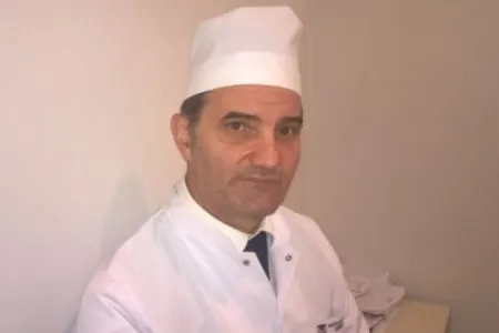 Baş toksikoloq kriz keçirdi - TƏCİLİ XARİCƏ GETDİ