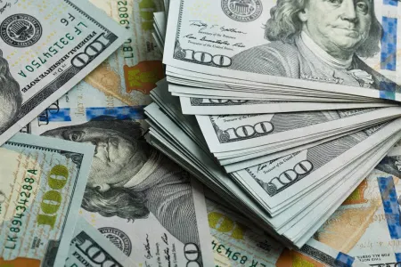 Sumqayıtda iki evdən 5,3 min dollar OĞURLANDI
