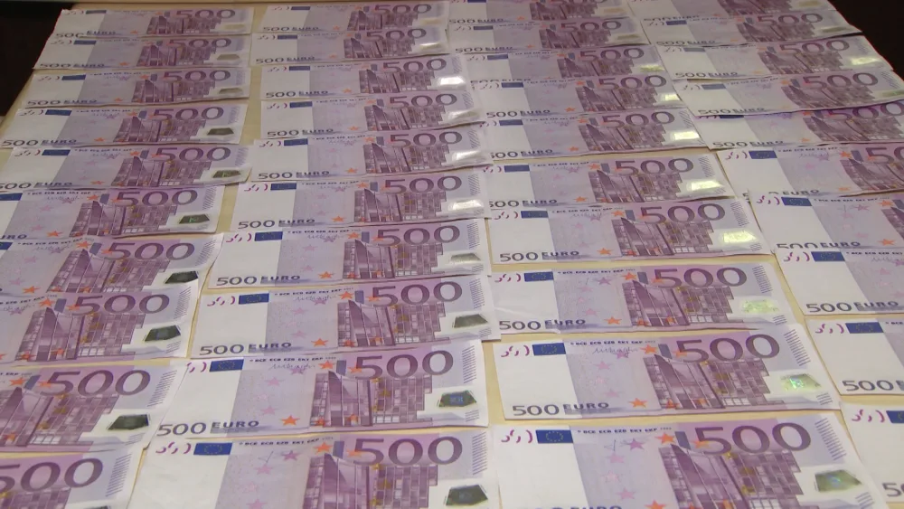Yeni il günü evdən 66611 manat OĞURLANDI - 2 qardaş, 1 dost ƏLBİR OLDU - FOTOLAR