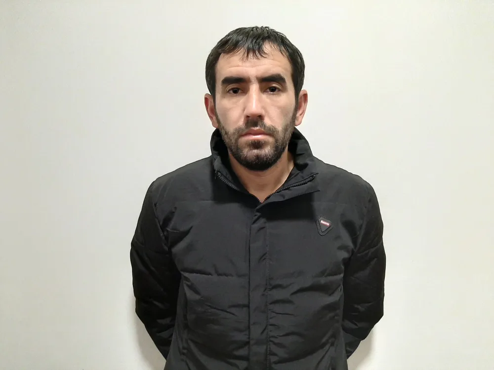 Keçmiş məhkum və "məhbus dostları" - YENİDƏN SAXLANILDI - FOTO