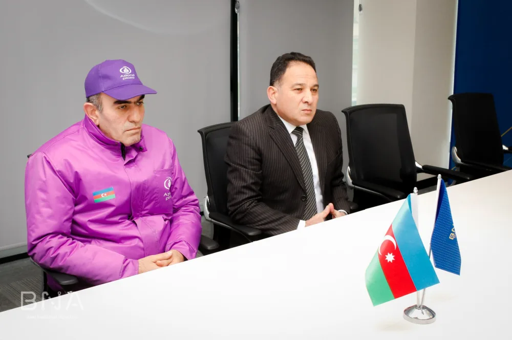 Avtobusdan 6300 manat pul və qızıl tapan - SÜRÜCÜ... - FOTOLAR