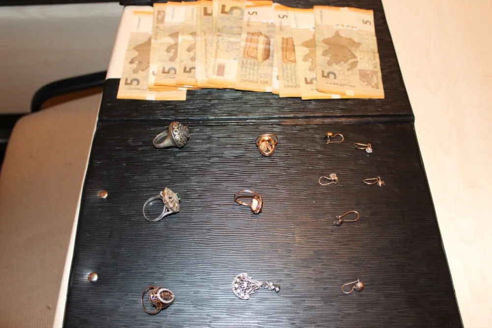 Zaqatalada 3 evdən qızıl oğurlayan şəxs - TUTULDU - FOTO