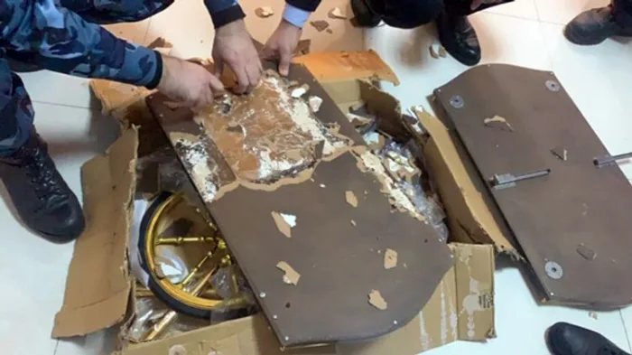 Amerikaya göndərilən bağlamada - NARKOTİK AŞKARLANDI - FOTO