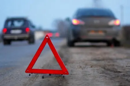Bakıda məktəbliləri daşıyan avtobus qəzaya düşdü - YARALILAR VAR