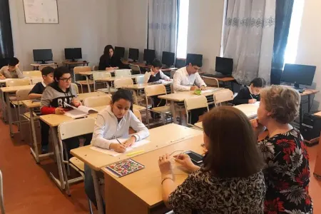 Məktəbi vaxtından əvvəl bitirmək istəyənlər - İMTAHAN VERİB - FOTO