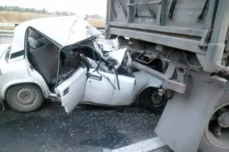 Goranboyda "06" "KAMAZ"la toqquşdu