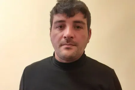 Usta işlədiyi evi soydu