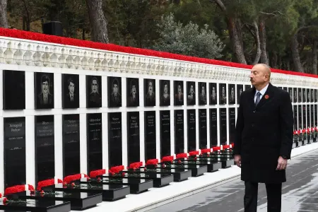 Prezident İlham Əliyev Şəhidlər Xiyabanını ziyarət edib - FOTOLAR - VİDEO - YENİLƏNDİ 2