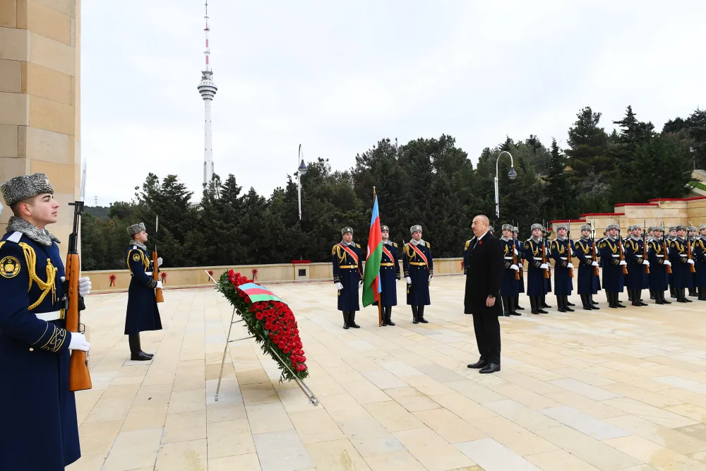 Prezident İlham Əliyev Şəhidlər Xiyabanını ziyarət edib - FOTOLAR - VİDEO - YENİLƏNDİ 2