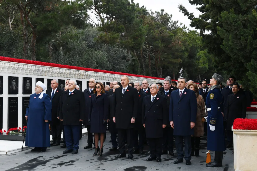 Prezident İlham Əliyev Şəhidlər Xiyabanını ziyarət edib - FOTOLAR - VİDEO - YENİLƏNDİ 2