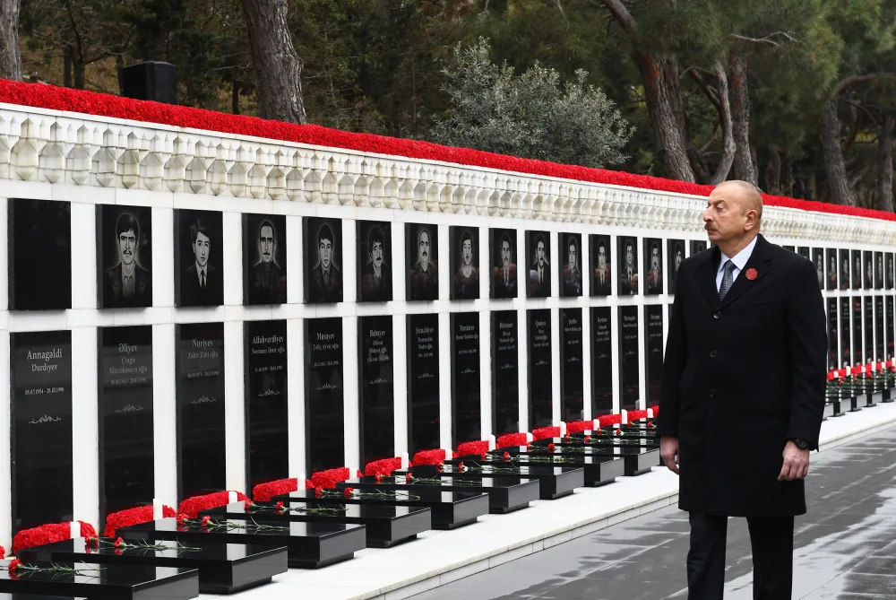Prezident İlham Əliyev Şəhidlər Xiyabanını ziyarət edib - FOTOLAR - VİDEO - YENİLƏNDİ 2