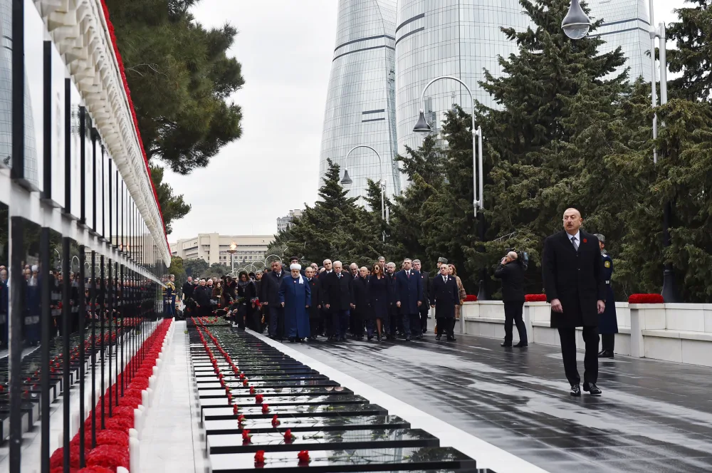 Prezident İlham Əliyev Şəhidlər Xiyabanını ziyarət edib - FOTOLAR - VİDEO - YENİLƏNDİ 2