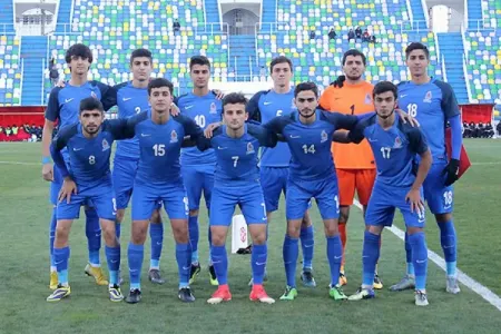 Siqarət çəkən futbolçular Azərbaycan millisinin heyətindən - KƏNARLAŞDIRILDI