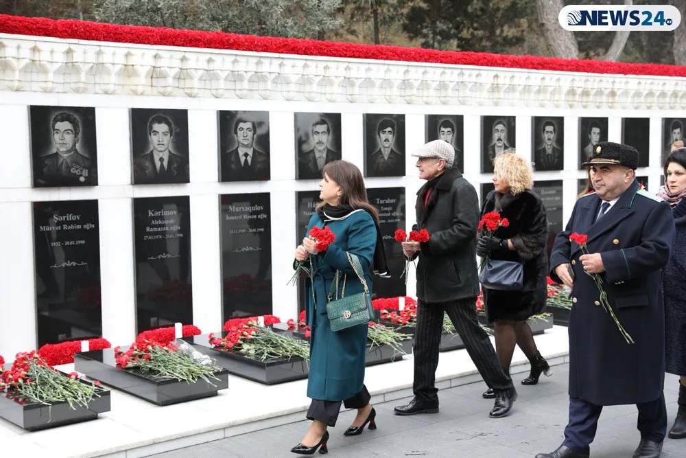 Azərbaycan 20 Yanvar şəhidlərini anır - FOTO - VİDEO