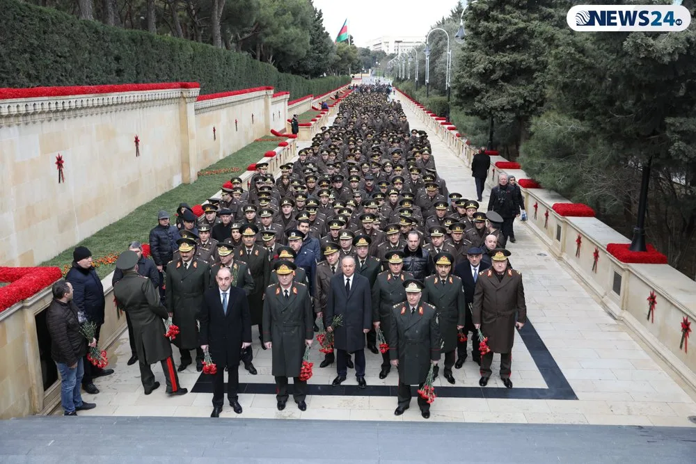 Azərbaycan 20 Yanvar şəhidlərini anır - FOTO - VİDEO