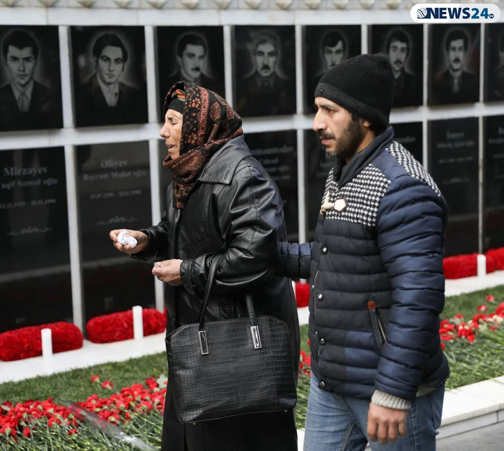 Azərbaycan 20 Yanvar şəhidlərini anır - FOTO - VİDEO