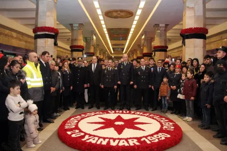 Bakı metrosu dayandı... - FOTO - VİDEO