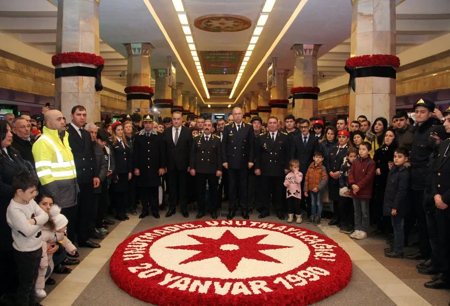 Bakı metrosu dayandı... - FOTO - VİDEO