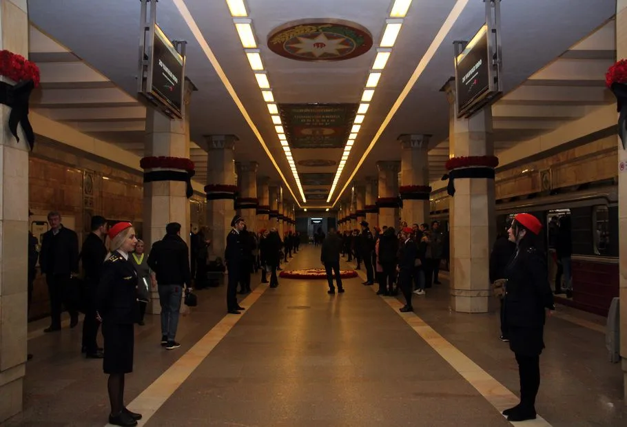 Bakı metrosu dayandı... - FOTO - VİDEO