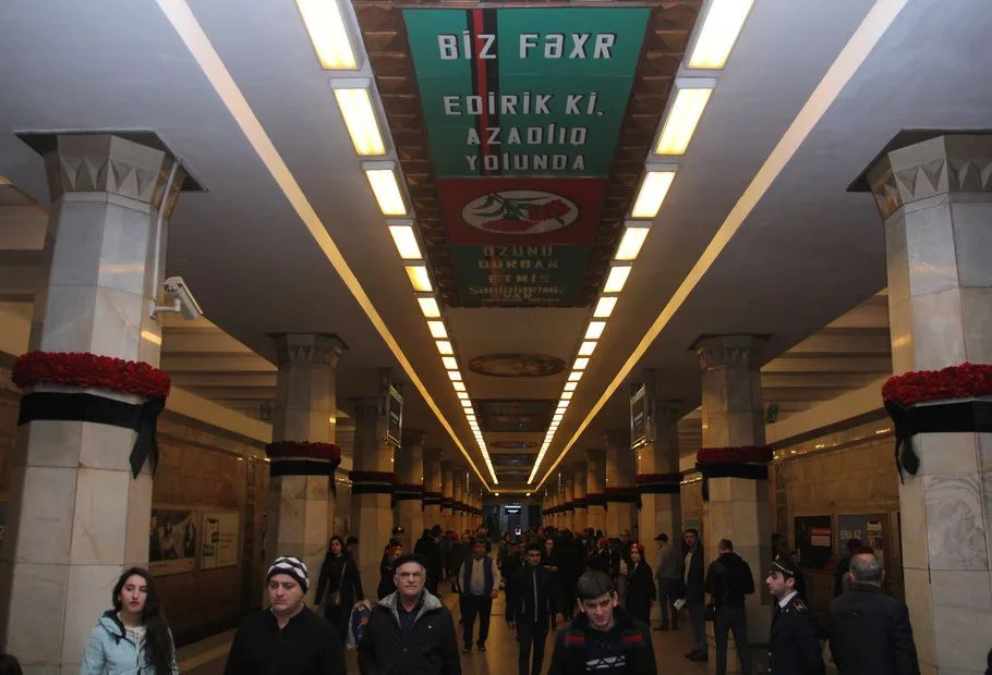 Bakı metrosu dayandı... - FOTO - VİDEO