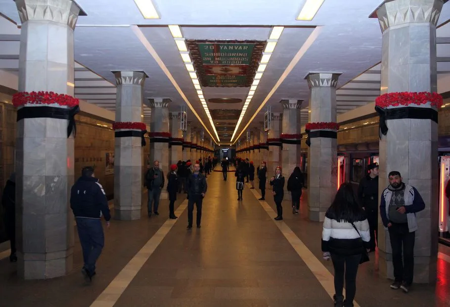 Bakı metrosu dayandı... - FOTO - VİDEO