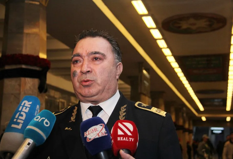 Bakı metrosu dayandı... - FOTO - VİDEO