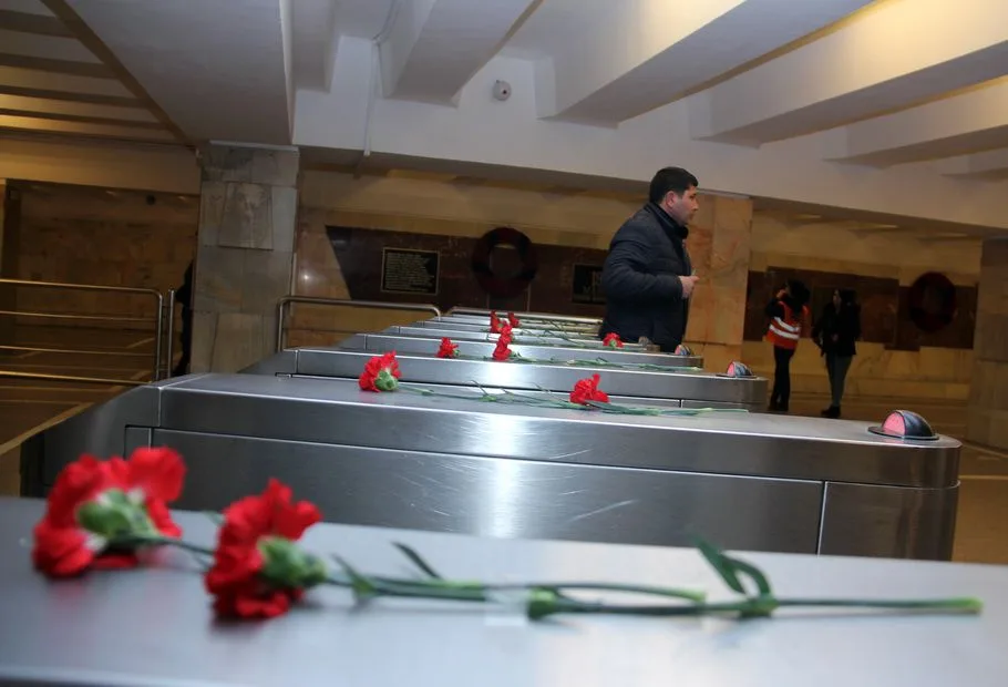 Bakı metrosu dayandı... - FOTO - VİDEO